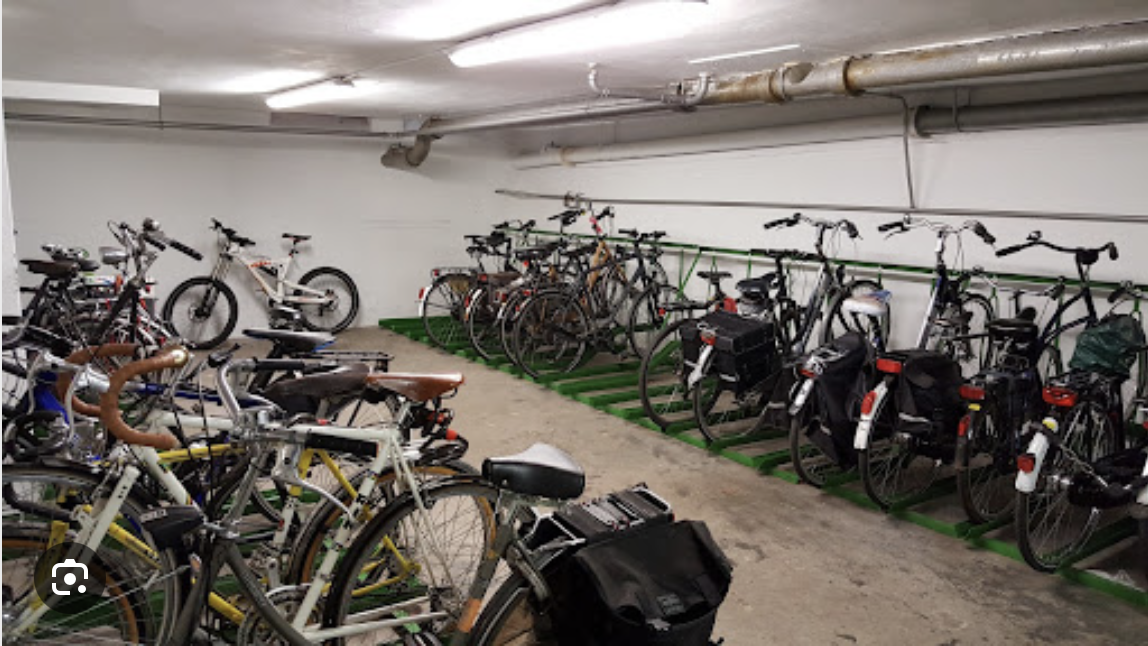 De beveiligde fietsenstalling van De Fietstuin